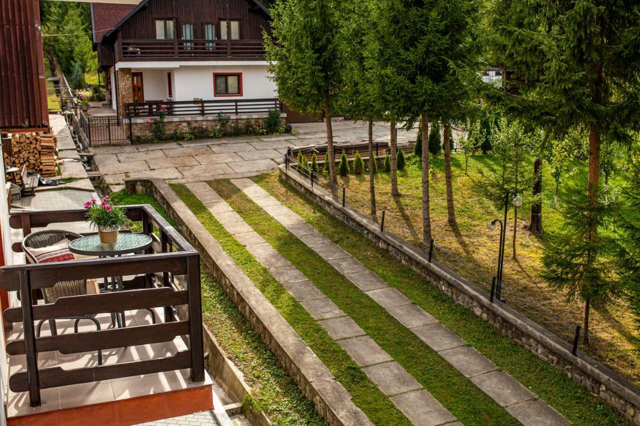 Hotel Floare De Colt Mînăstirea Humorului Exteriér fotografie