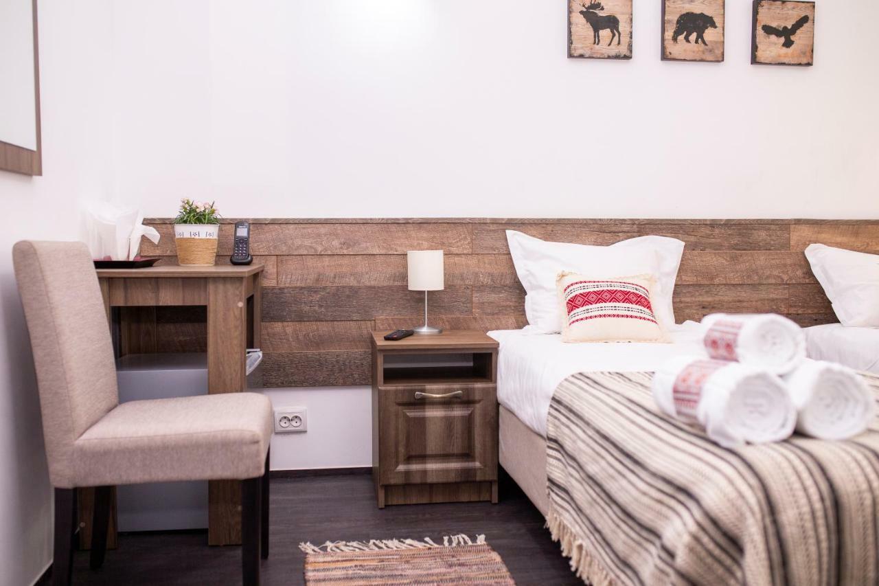 Hotel Floare De Colt Mînăstirea Humorului Exteriér fotografie